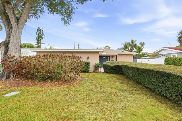 5736 LIME WAY, Seminole, FL 33772