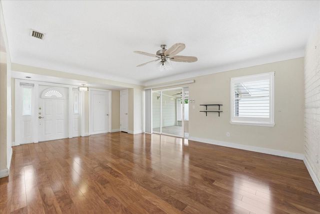 5736 LIME WAY, Seminole, FL 33772