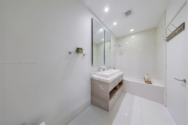 1300 S Miami Avenue PH5110, Miami, FL 33130