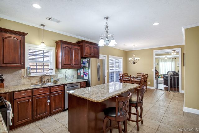 526 Ashton Oak Drive, Prattville, AL 36066