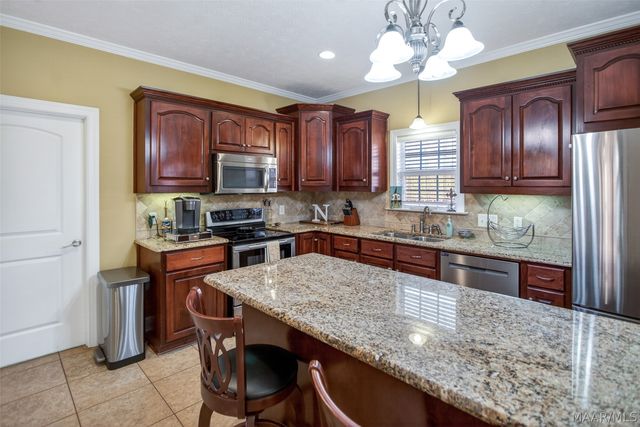 526 Ashton Oak Drive, Prattville, AL 36066