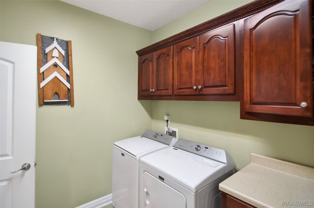 526 Ashton Oak Drive, Prattville, AL 36066