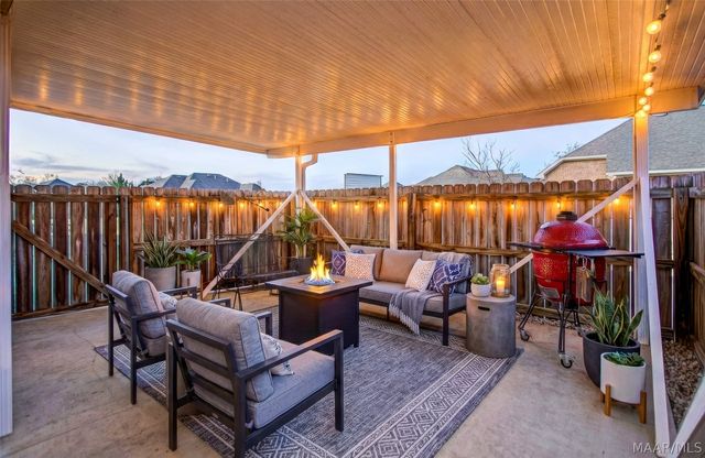 526 Ashton Oak Drive, Prattville, AL 36066