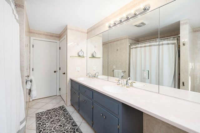 9 Kenny Dr, Warren, RI 02885