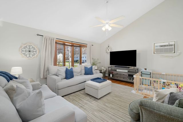 9 Kenny Dr, Warren, RI 02885