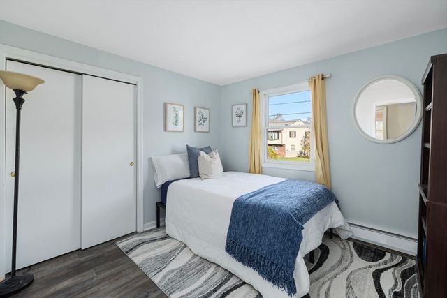 9 Kenny Dr, Warren, RI 02885