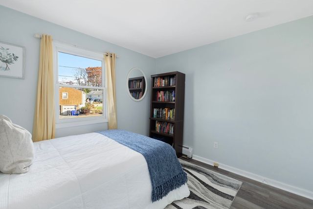 9 Kenny Dr, Warren, RI 02885