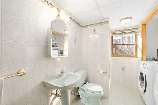 9 Kenny Dr, Warren, RI 02885