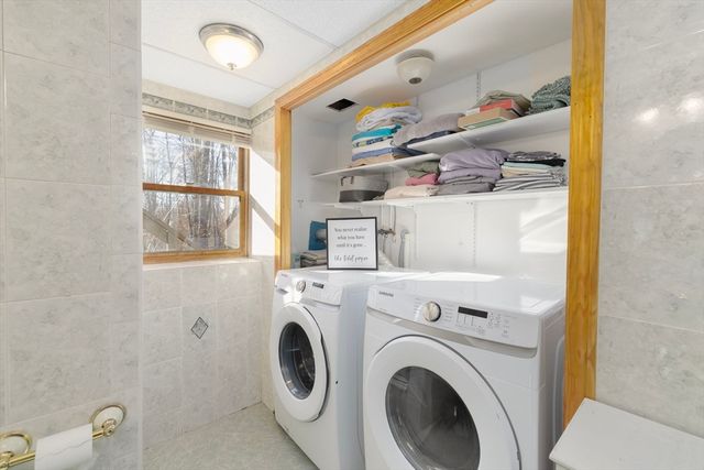 9 Kenny Dr, Warren, RI 02885