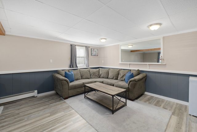 9 Kenny Dr, Warren, RI 02885