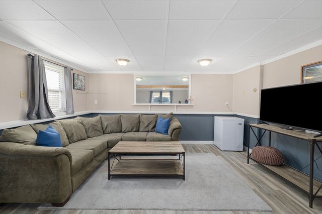 9 Kenny Dr, Warren, RI 02885