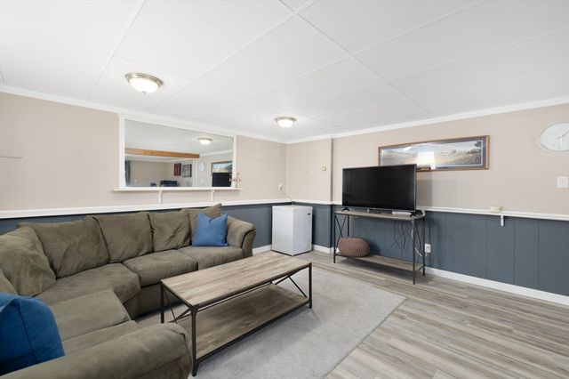 9 Kenny Dr, Warren, RI 02885