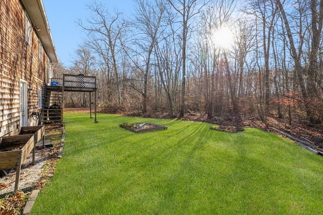 9 Kenny Dr, Warren, RI 02885