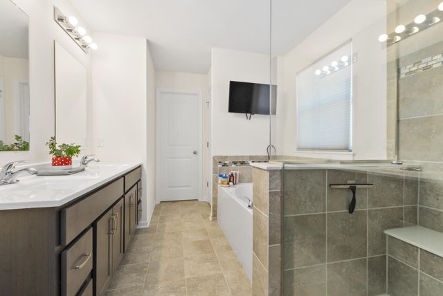 10990 Isles Avenue, Dyer, IN 46311