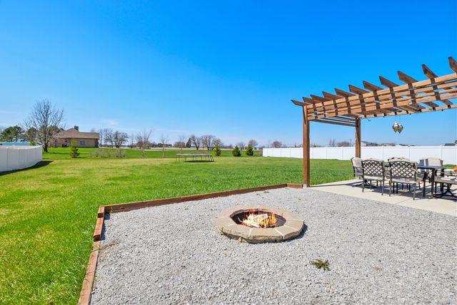 10990 Isles Avenue, Dyer, IN 46311