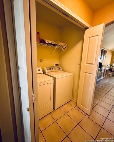 607 Mello Oak, San Antonio, TX 78258