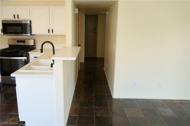 4955 Lindell Road 204, Las Vegas, NV 89118