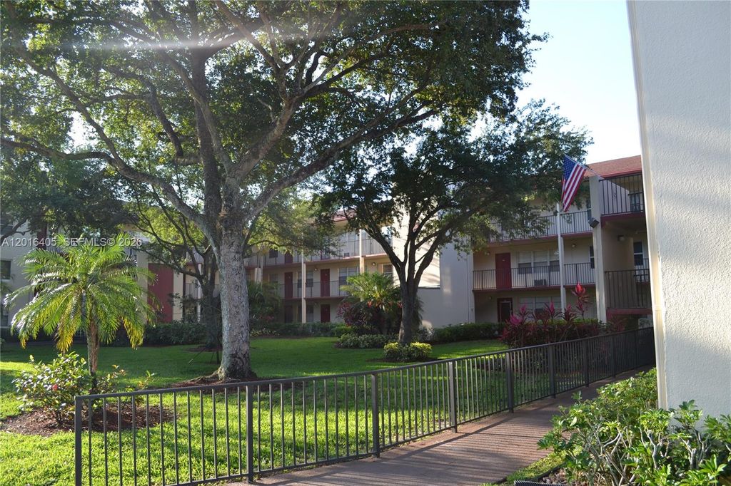 13350 SW 1st St 207P, Pembroke Pines, FL 33027