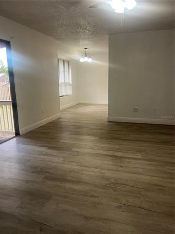 512 STALLINGS AVENUE, Deltona, FL 32738