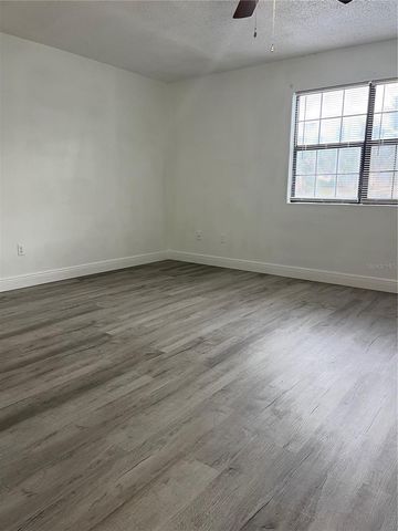 512 STALLINGS AVENUE, Deltona, FL 32738