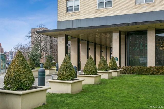110-11 Queens Boulevard 8K, Forest Hills, NY 11375