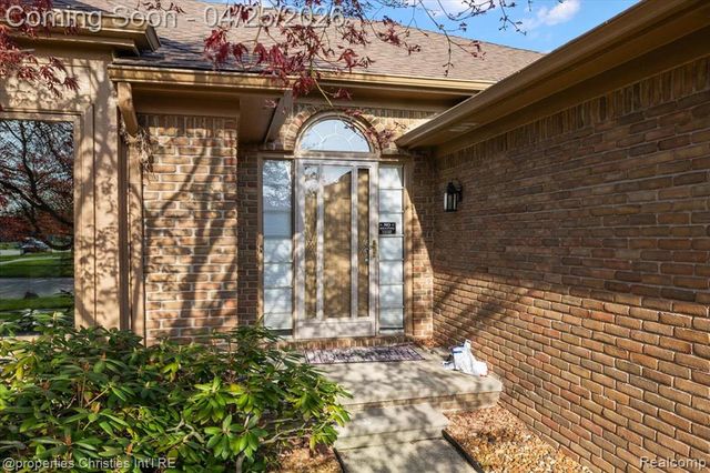 50053 Middle River Drive, Macomb, MI 48044