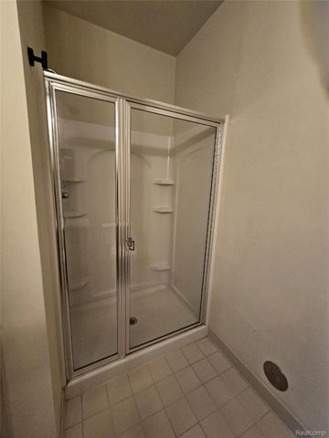 27611 Hidden Oaks Drive, Brownstown Charter Township, MI 48183