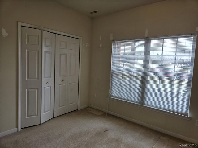 27611 Hidden Oaks Drive, Brownstown Charter Township, MI 48183