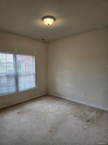 27611 Hidden Oaks Drive, Brownstown Charter Township, MI 48183