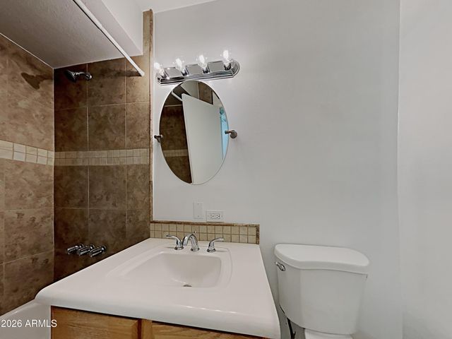 2402 W Altadena Avenue, Phoenix, AZ 85029