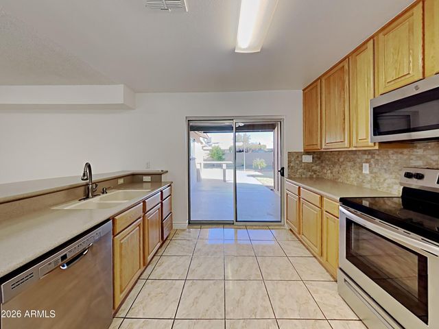 2402 W Altadena Avenue, Phoenix, AZ 85029