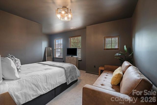 17534 Austins Creek Drive, Charlotte, NC 28278