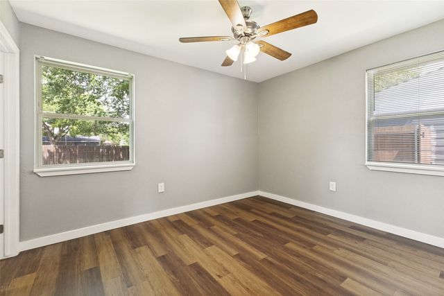 4862 Bedford Drive, Mesquite, TX 75150