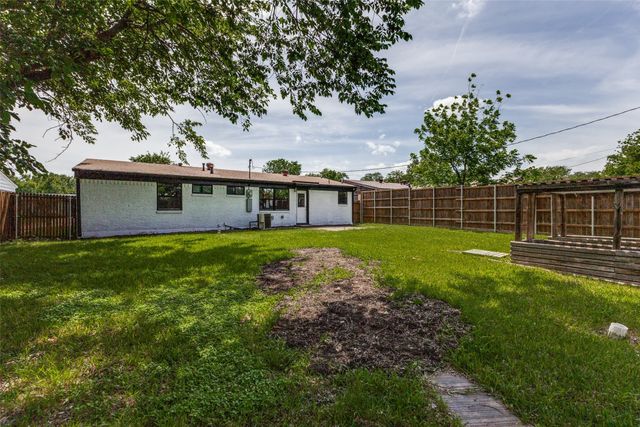 4862 Bedford Drive, Mesquite, TX 75150