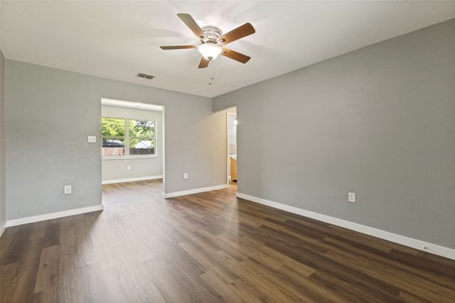 4862 Bedford Drive, Mesquite, TX 75150