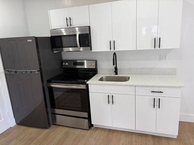 211 SW 10th Ave 5, Miami, FL 33130
