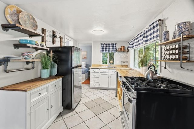 9415 E Zayante Road, Felton, CA 95018