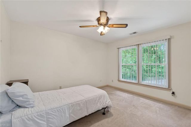 2717 N Elizabeth Harbor DR, Chesapeake, VA 23321