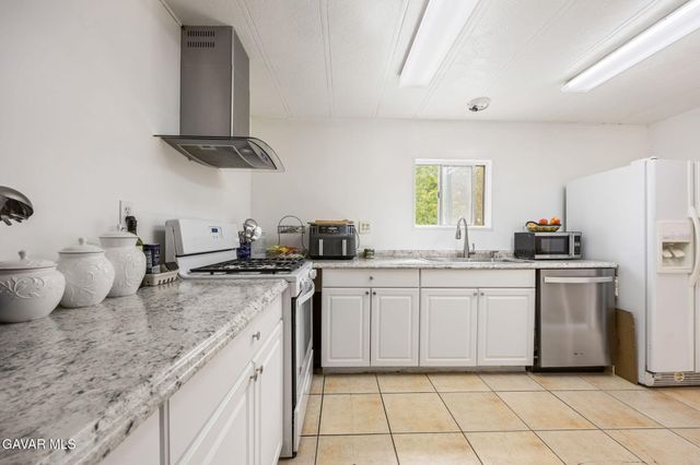 5761 Jackson Avenue, Rosamond, CA 93560