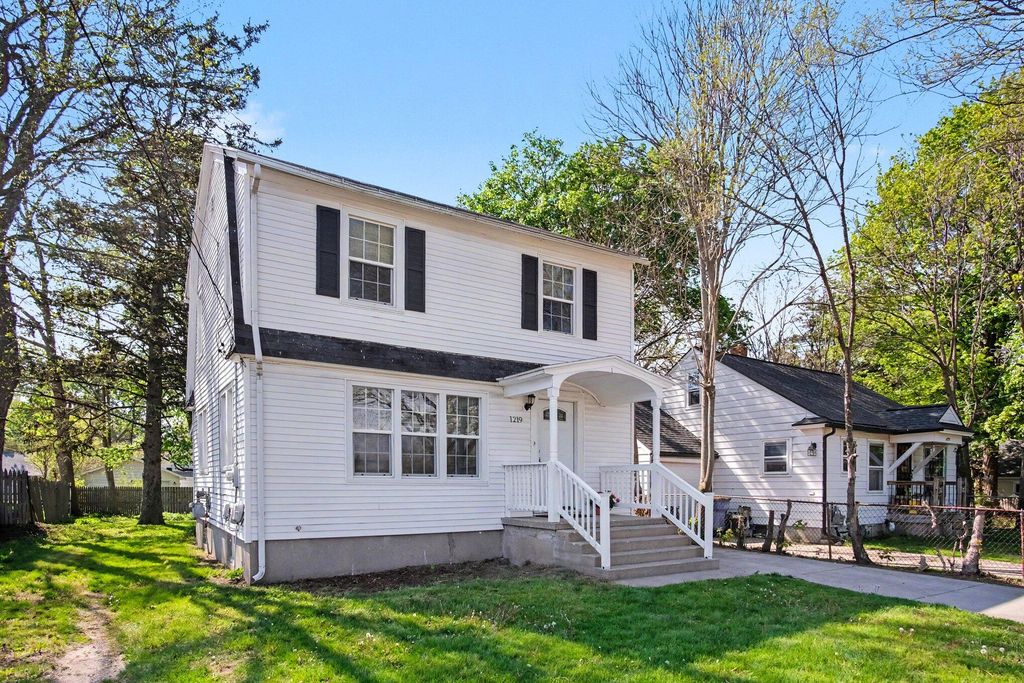 1219 Ball Avenue NE, Grand Rapids, MI 49505