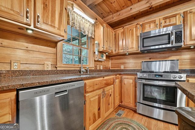 1048 Laurel Trail, Ellijay, GA 30536