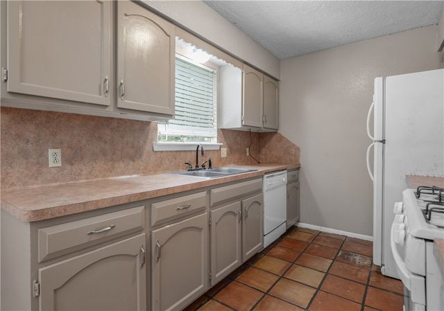 1433 MAGNOLIA, College Station, TX 77840