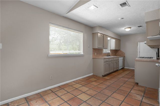 1433 MAGNOLIA, College Station, TX 77840