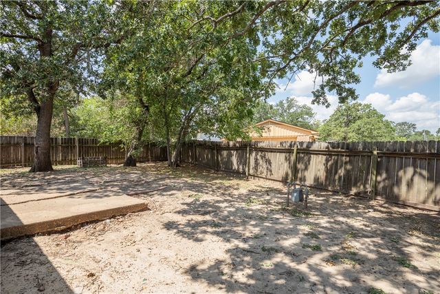 1433 MAGNOLIA, College Station, TX 77840