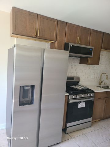 18550 Torrence Avenue 25, Lansing, IL 60438