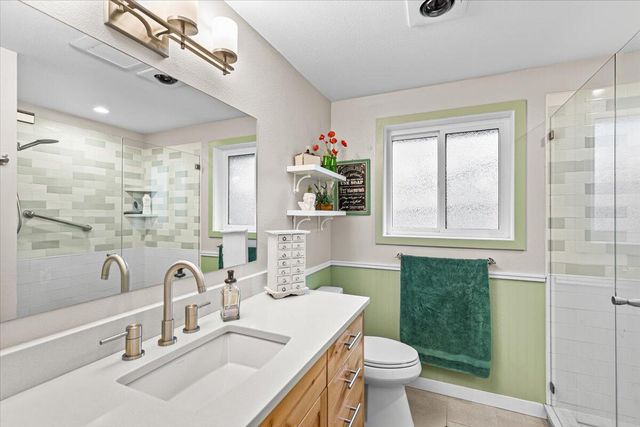 780 Oakway Circle, Ashland, OR 97520