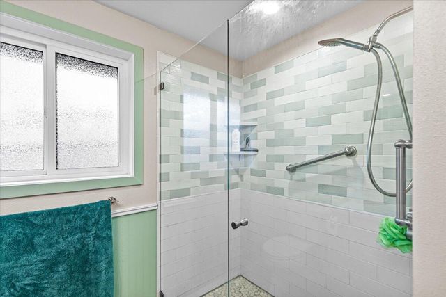 780 Oakway Circle, Ashland, OR 97520