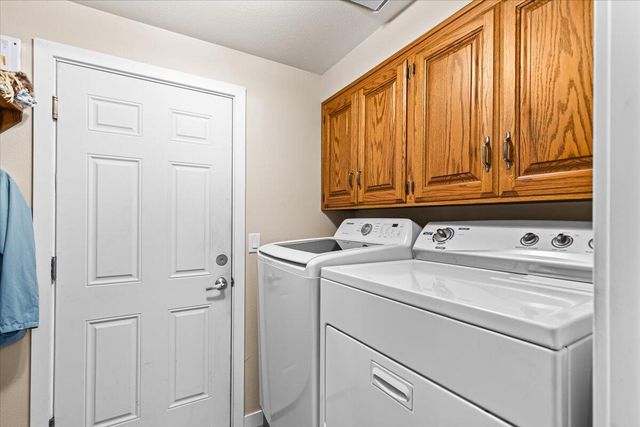 780 Oakway Circle, Ashland, OR 97520