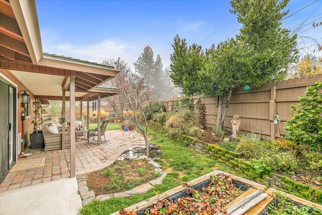 780 Oakway Circle, Ashland, OR 97520