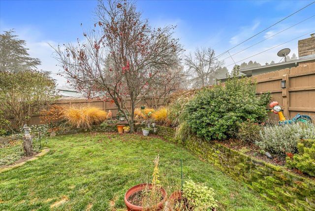 780 Oakway Circle, Ashland, OR 97520